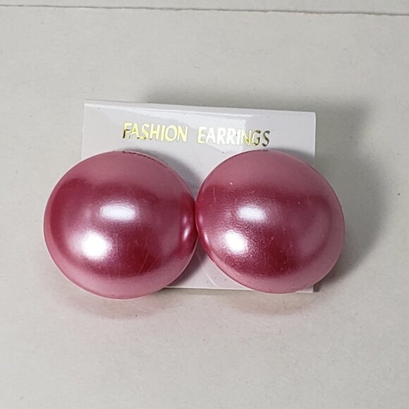 Gold tone Stylish Pink Dome Clip-On Earrings – Elegant Chic Statement Jewelry - Picture 4 of 7